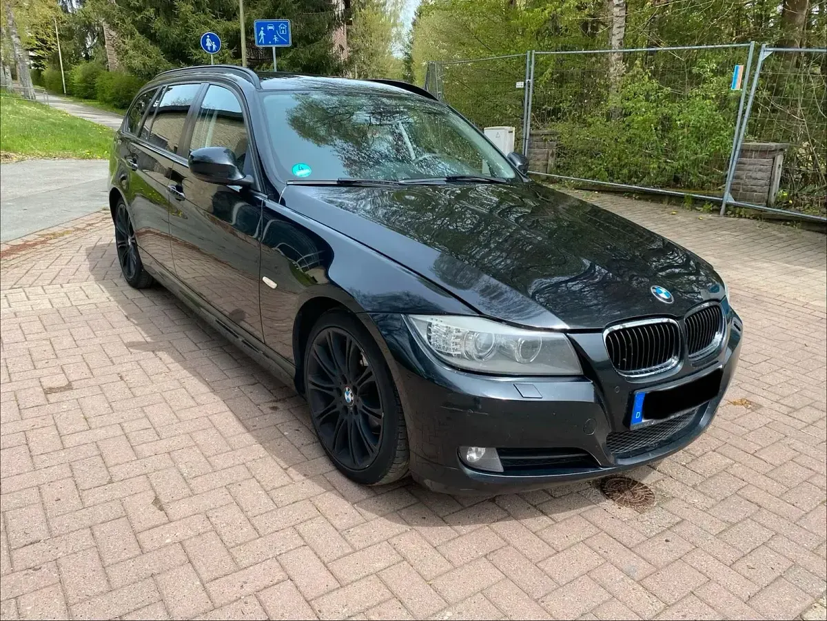 Gebraucht BMW 320 M Sport 184 PS (135 kW) 2012 Schwarz Kombi