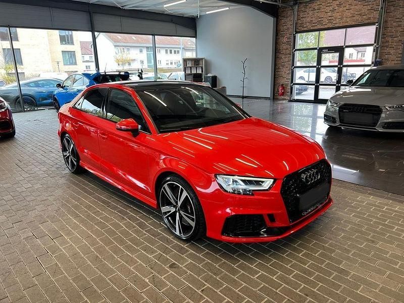 Rot Gebraucht 2017 Audi RS3 Ambiente Limousine | 59.950 € - Bild 1/4