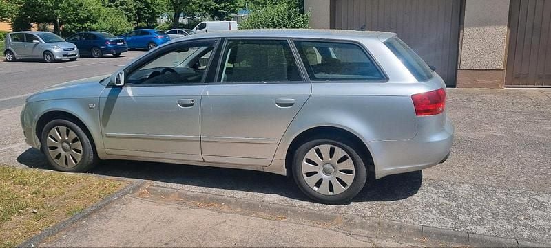 Grau Gebraucht 2005 Audi A4 Kombi | 1.650 € (Guter Preis) - Bild 1/4