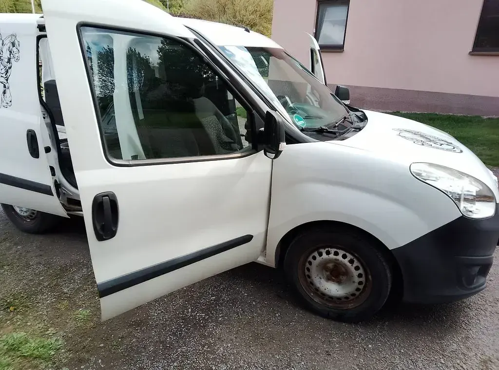 Gebraucht Opel Combo 90 PS (66 kW) 2014 Weiß Van / Kleinbus