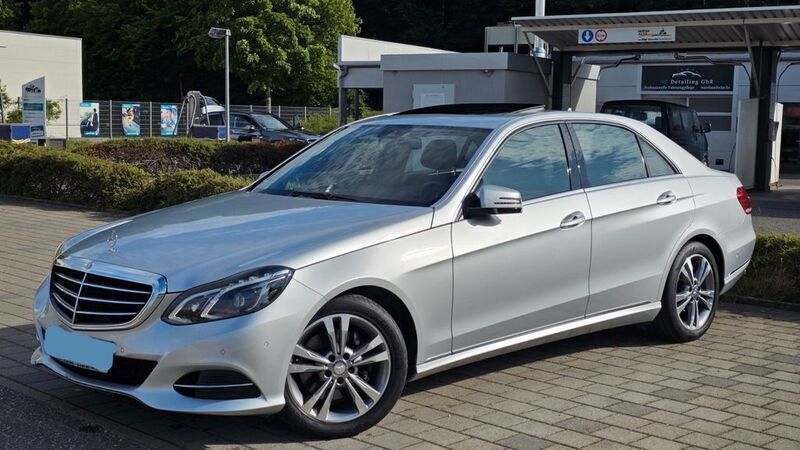 Silber Gebraucht 2013 Mercedes E350 Elegance Limousine | 13.900 € (Fairer Preis) - Bild 1/4