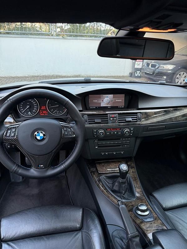 Gebraucht BMW 330 231 PS (169 kW) 2007 Blau Coupé