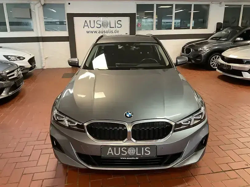 Gebraucht BMW 320 Basis 190 PS (139 kW) 2023 Grau Kombi