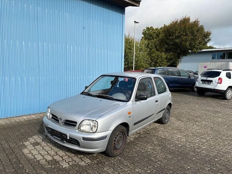 Silber Gebraucht 1999 Nissan Micra Comfort Limousine | 700 € (Superpreis) - Bild 1/4