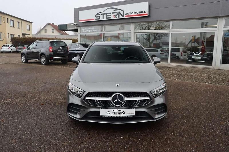 Gebraucht Mercedes A180 AMG line 136 PS (100 kW) 2020 Mountaingrau Kleinwagen