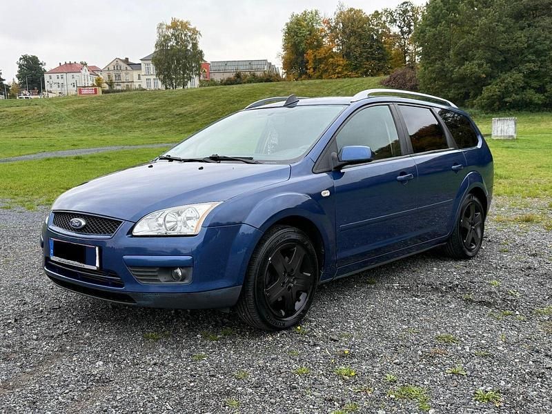 Blau Gebraucht 2007 Ford Focus Ambiente Kombi | 1.999 € (Etwas zu teuer) - Bild 1/4