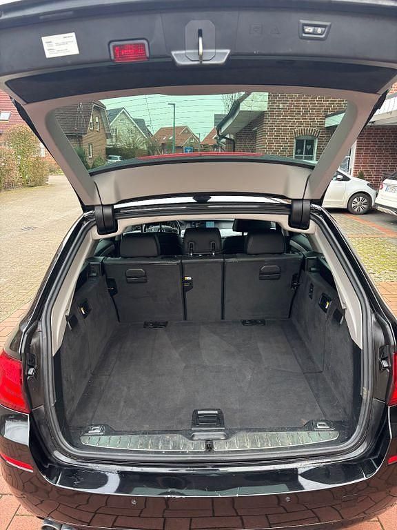 Gebraucht BMW 530 258 PS (189 kW) 2011 Schwarz Kombi