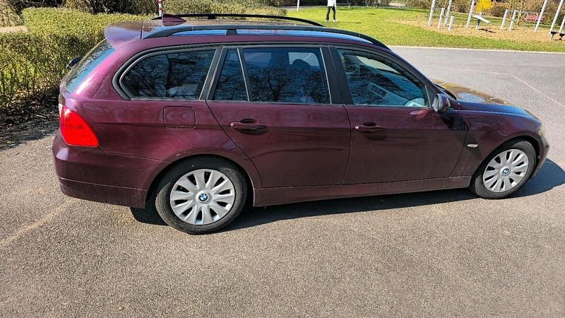 Gebraucht BMW 320 170 PS (125 kW) 2007 Violet Kombi
