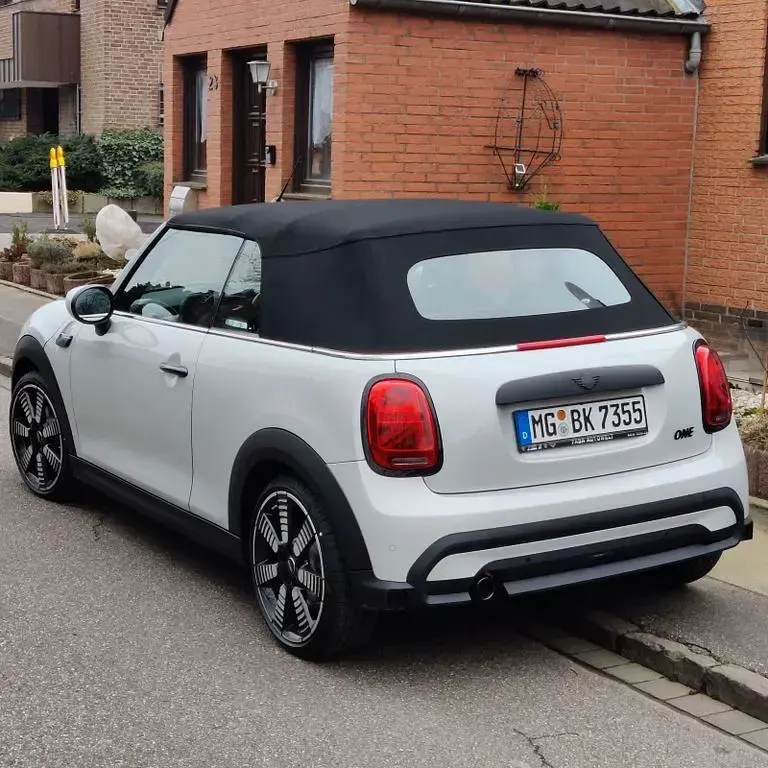 Gebraucht Mini One Cabriolet 102 PS (75 kW) 2022 Weiß Cabrio