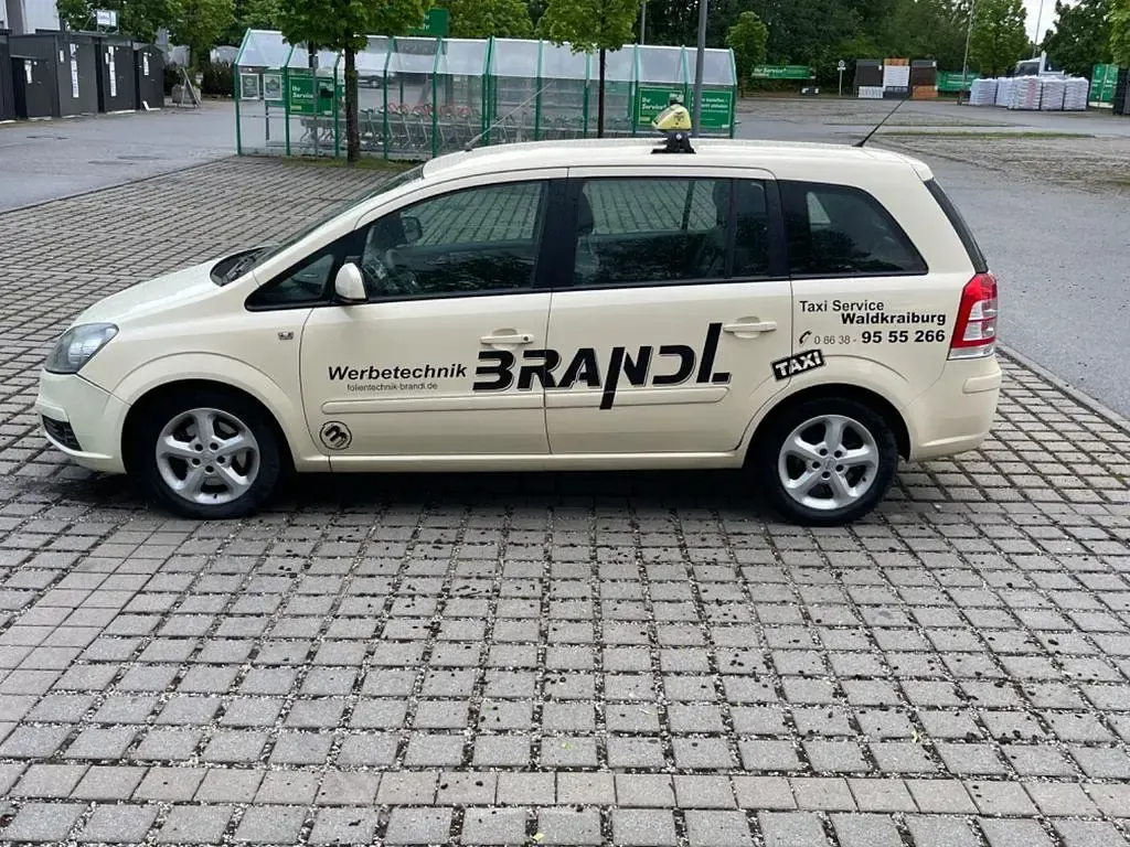 Gebraucht Opel Zafira 110 PS (80 kW) 2014 Beige Van / Kleinbus