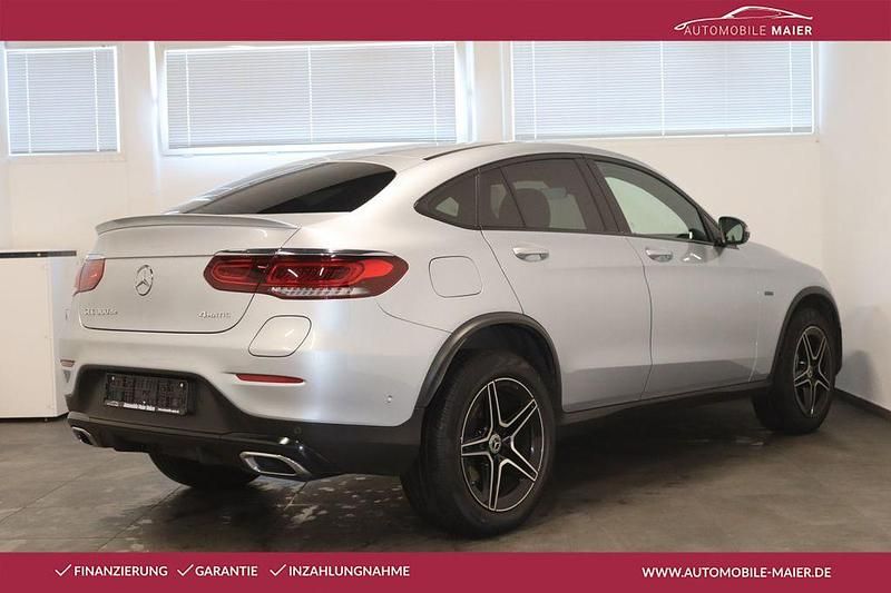 Gebraucht Mercedes GLC300e AMG line 306 PS (225 kW) 2021 Hightechsilber Coupé