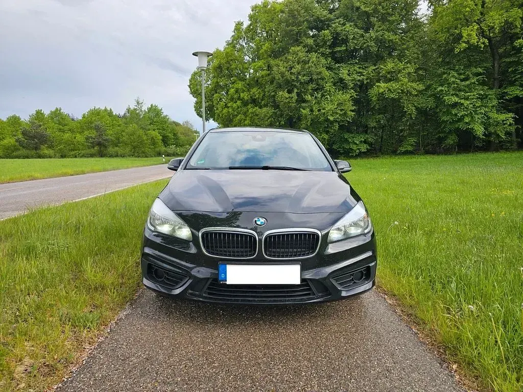 Gebraucht BMW 216 Active Tourer Performance 102 PS (75 kW) 2017 Schwarz Van / Kleinbus