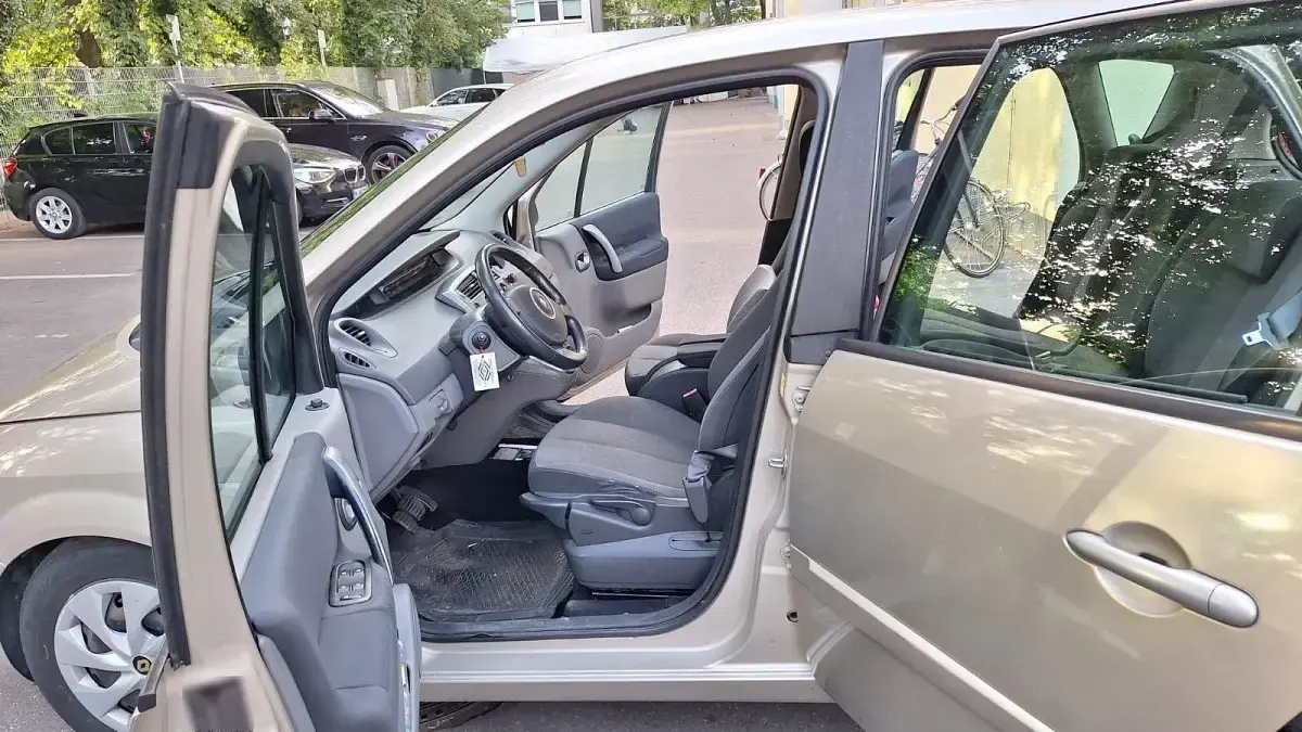 Gebraucht Renault Mégane 130 PS (95 kW) 2008 Braun Van / Kleinbus