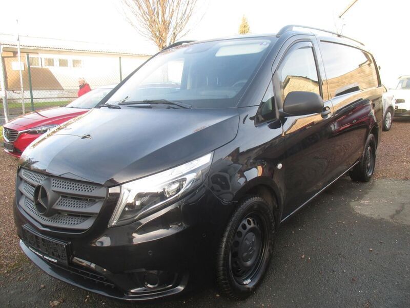 Obsidianschwarz metallic Gebraucht 2019 Mercedes Vito Van / Kleinbus | 19.500 € (Superpreis) - Bild 1/4