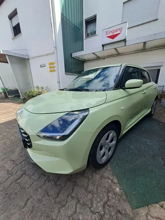 Gebraucht Suzuki Swift Comfort 83 PS (61 kW) 2025 Gelb Kleinwagen