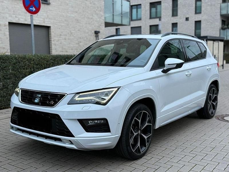 Weiß Gebraucht 2018 Seat Ateca 4Drive SUV | 18.499 € (Guter Preis) - Bild 1/4