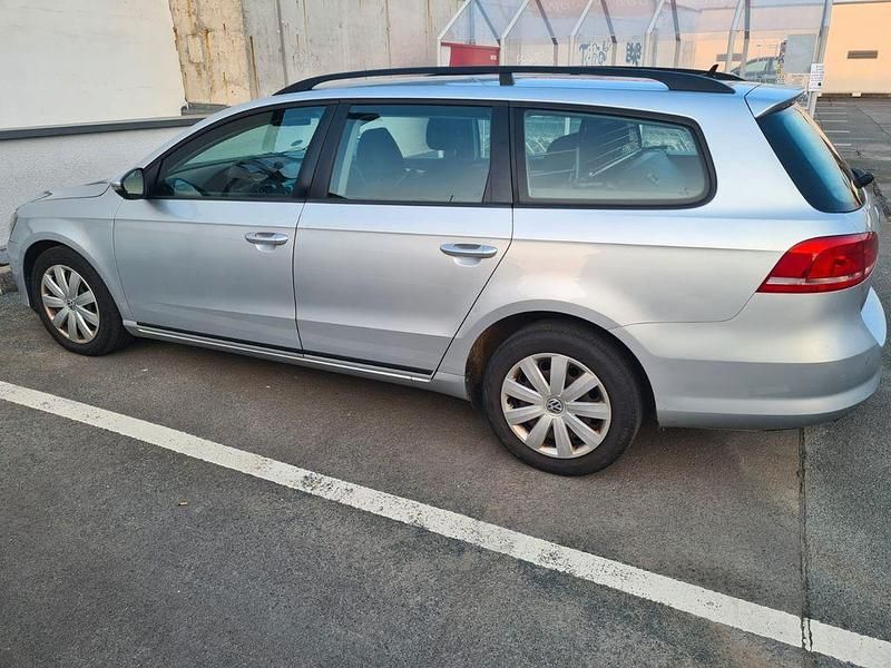 Gebraucht VW Passat Highline 140 PS (102 kW) 2013 Silber Limousine