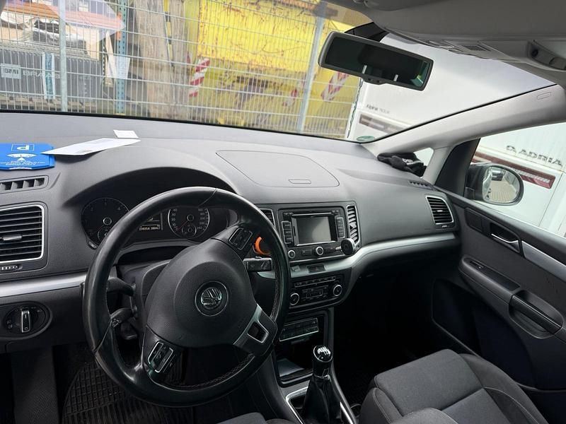 Gebraucht VW Sharan 140 PS (102 kW) 2012 Grau Van / Kleinbus