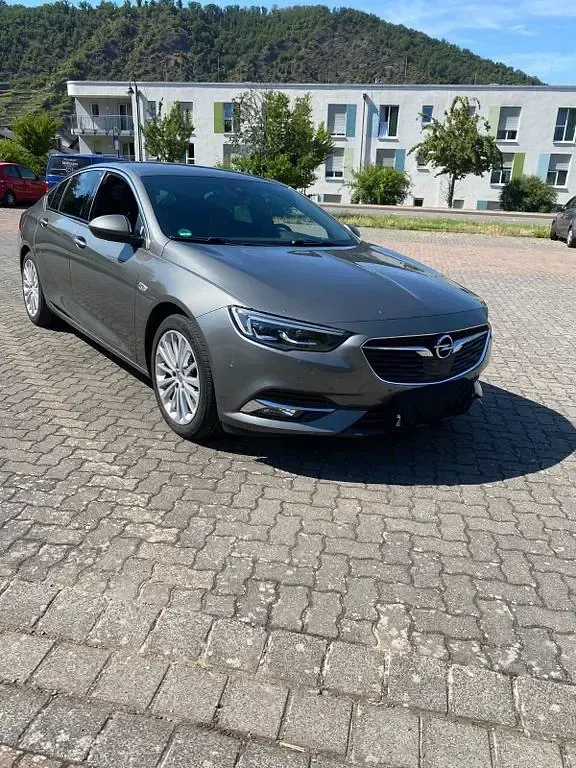 Gebraucht Opel Insignia Innovation 165 PS (121 kW) 2017 Grau Limousine