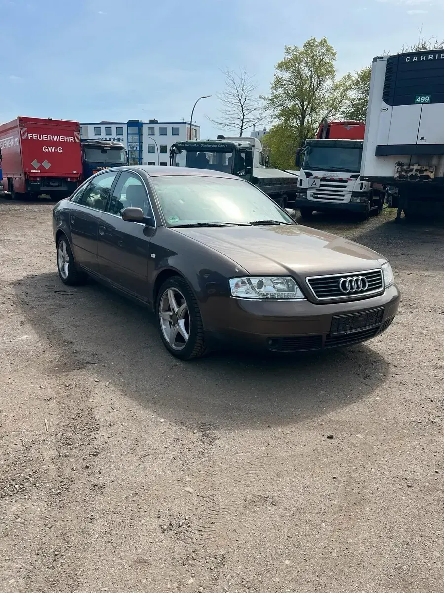Używany Audi A6 125 KM (91 kW) 1998 Szary Sedan/Limuzyna