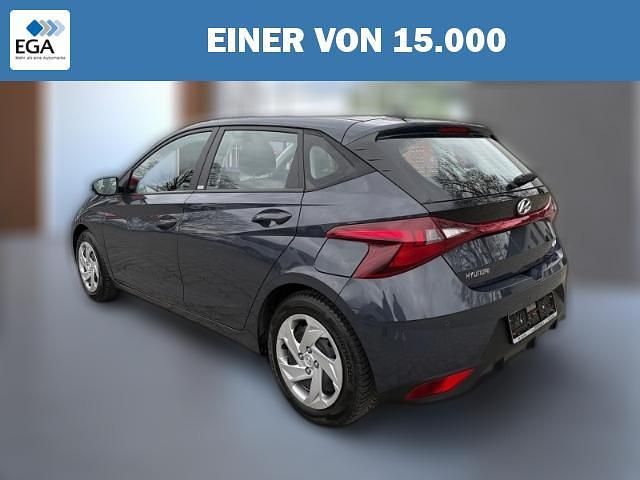Gebraucht Hyundai i20 Select 84 PS (61 kW) 2021 Metallic Kleinwagen