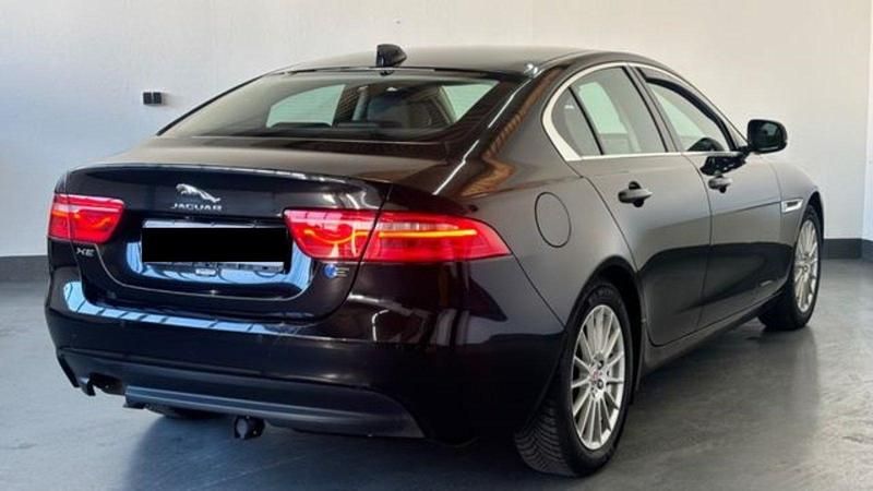 Gebraucht Jaguar XE Prestige 163 PS (119 kW) 2018 Schwarz Limousine