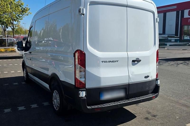 Używany Ford Transit 131 KM (96 kW) 2023 Biały Hatchback