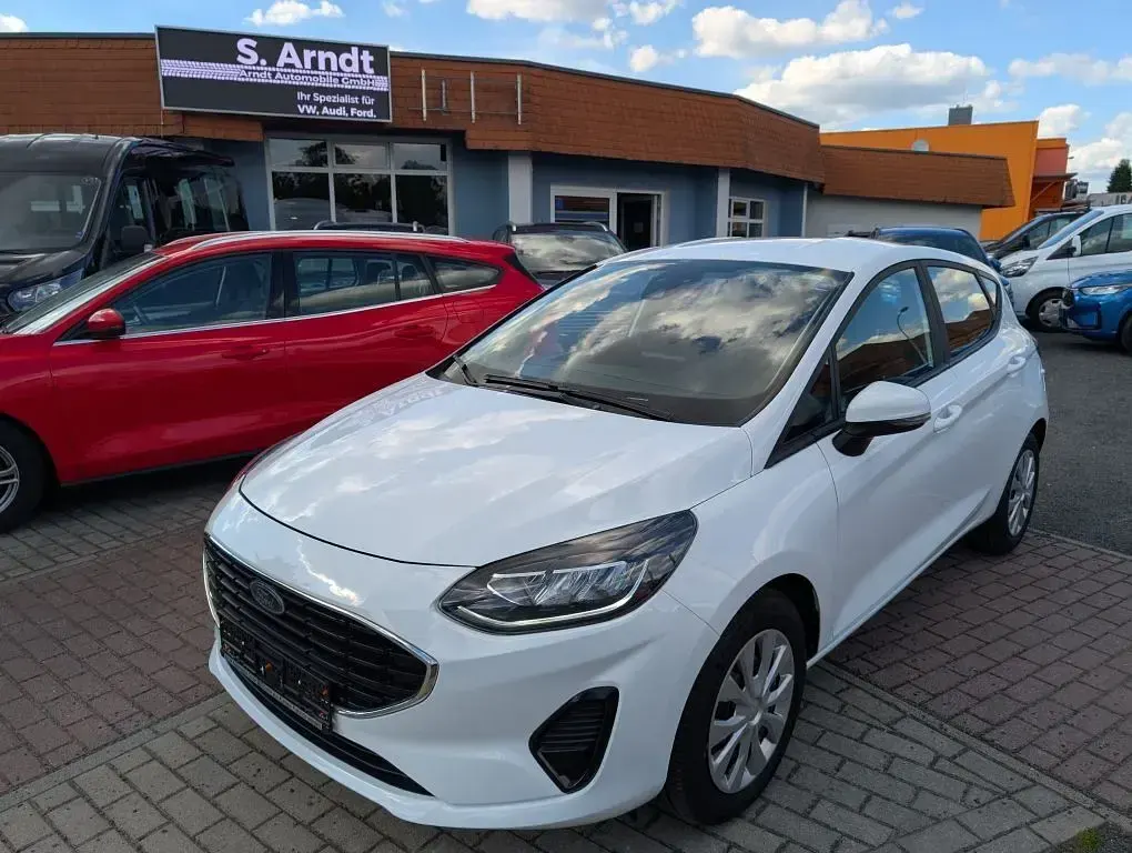 Gebraucht Ford Fiesta 75 PS (55 kW) 2022 Frozen white Kleinwagen