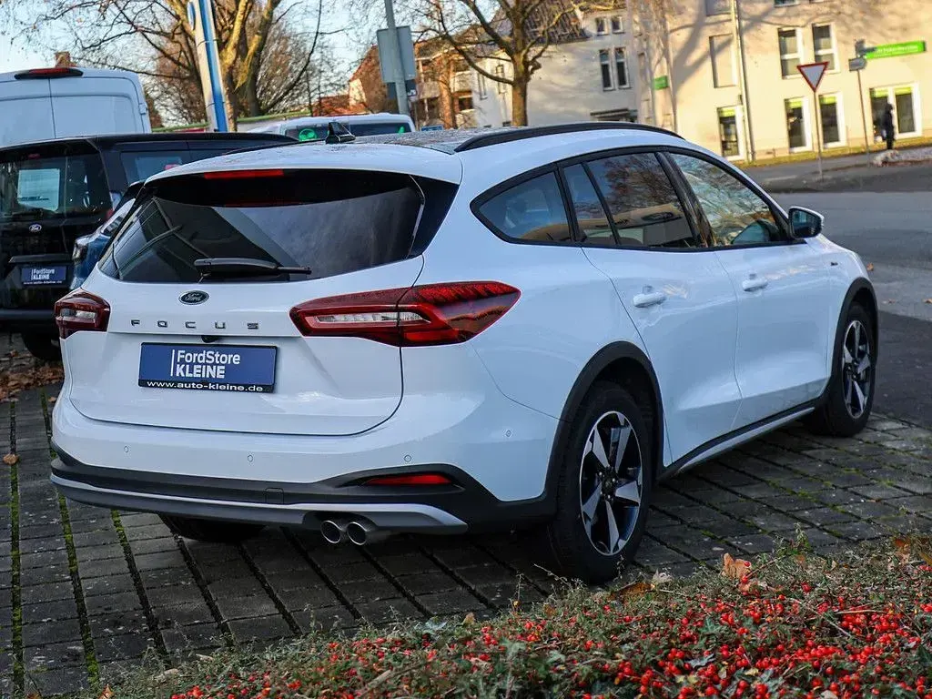 Nowe Ford Focus Active X 155 KM (114 kW) 2025 Biały Sedan/Limuzyna