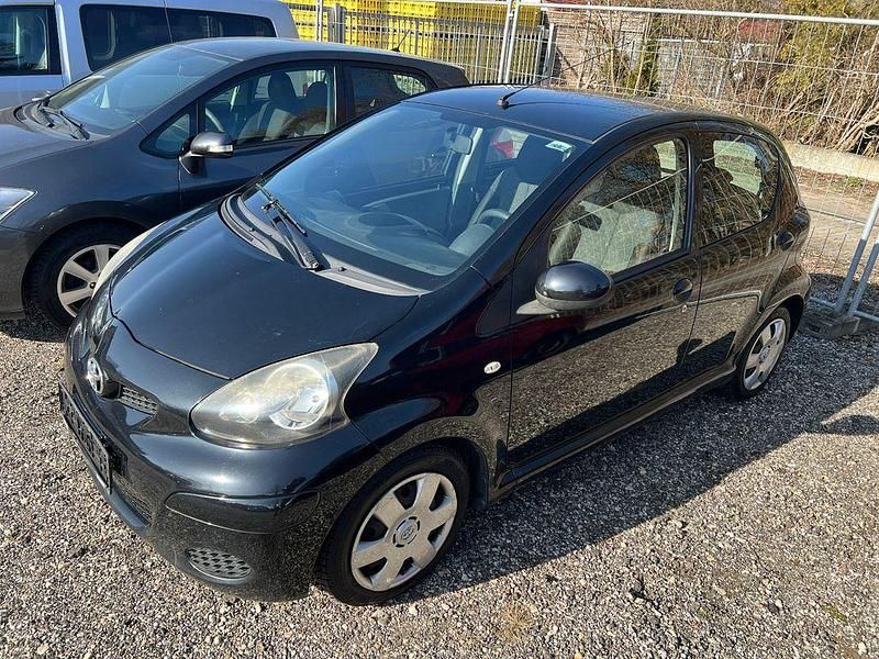 Gebraucht Toyota Aygo Cool 68 PS (50 kW) 2010 Schwarz Kleinwagen
