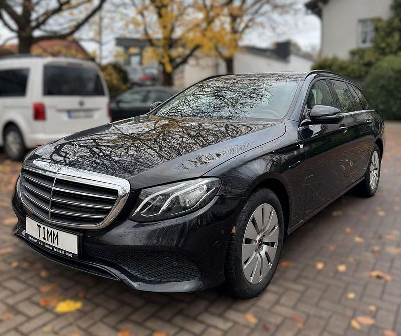 Schwarz Gebraucht 2017 Mercedes E220 Kombi | 19.990 € (Etwas zu teuer) - Bild 1/4