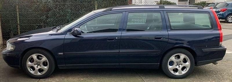 Blau Gebraucht 2002 Volvo V70 Kombi | 2.299 € (Guter Preis) - Bild 1/4