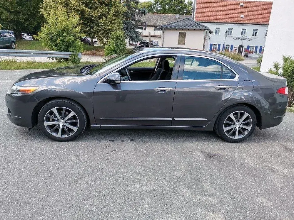 Gebraucht Honda Accord Elegance 156 PS (114 kW) 2011 Grau Limousine