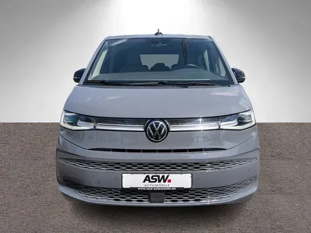 Usado VW Multivan Style 150 HP (110 kW) 2023 Cinzento Monovolume