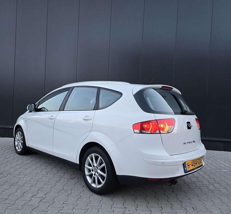 Gebraucht Seat Altea XL Business 125 PS (91 kW) 2010 Weiß Van / Kleinbus