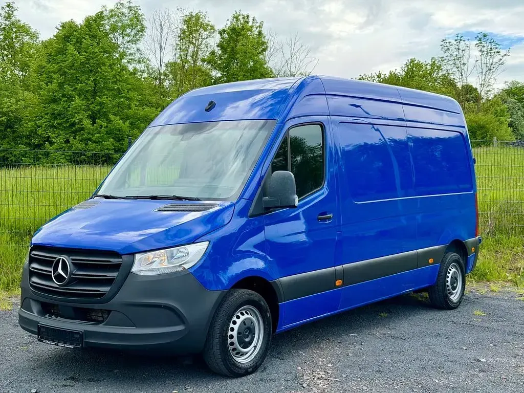 Gebraucht Mercedes Sprinter 143 PS (105 kW) 2020 Blau Van