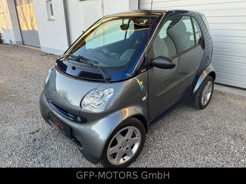 Grau Gebraucht 2004 Smart ForTwo Coupé Basis Coupé | 2.200 € (Guter Preis) - Bild 1/4