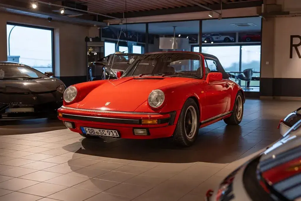 Gebraucht Porsche 911SC 204 PS (150 kW) 1983 Rot Cabrio