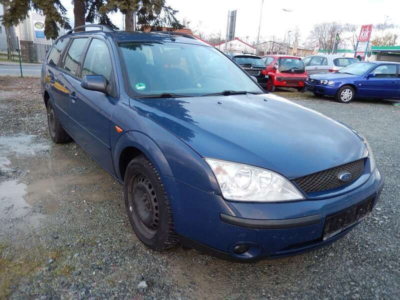 Blau Gebraucht 2002 Ford Mondeo Ghia Kombi | 250 € (Superpreis) - Bild 1/4