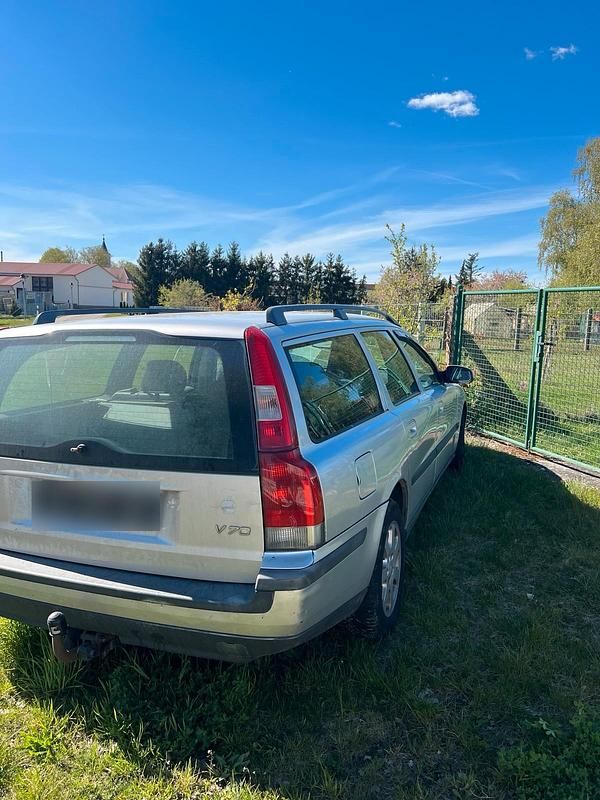 Gebraucht Volvo V70 140 PS (102 kW) 2001 Silber Kombi