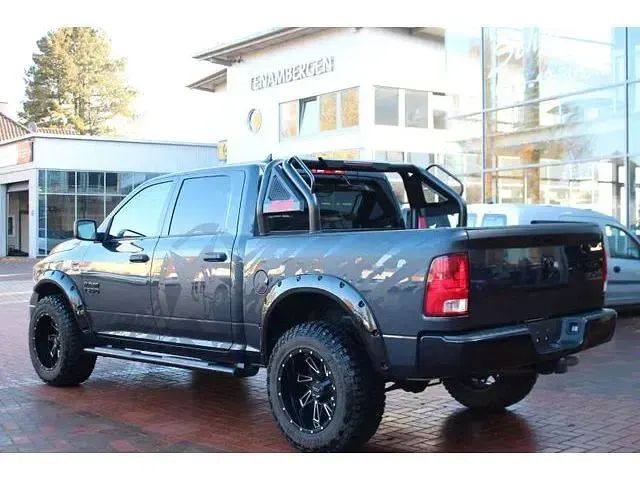 Używany Dodge Ram 309 KM (227 kW) 2020 Czarny Pickup