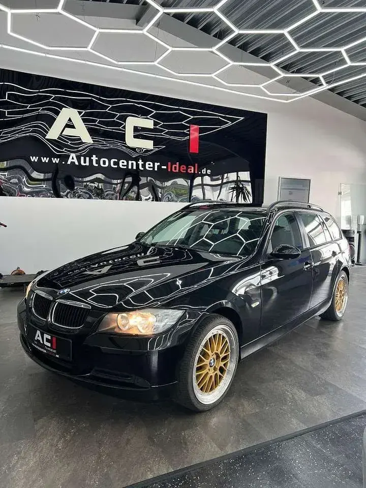 Gebraucht BMW 318 Sport Line 129 PS (94 kW) 2007 Black sapphire metallic Kombi