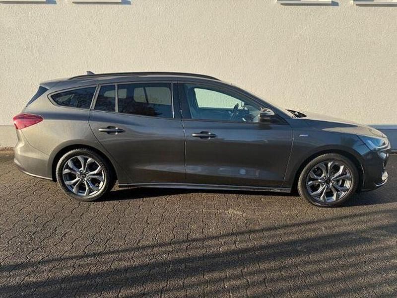 Gebraucht Ford Focus ST-Line 155 PS (114 kW) 2024 Grau Kombi