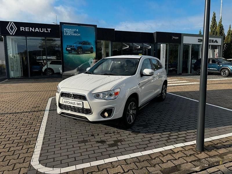 Weiß Gebraucht 2015 Mitsubishi ASX Classic Collection SUV | 11.900 € (Fairer Preis) - Bild 1/4
