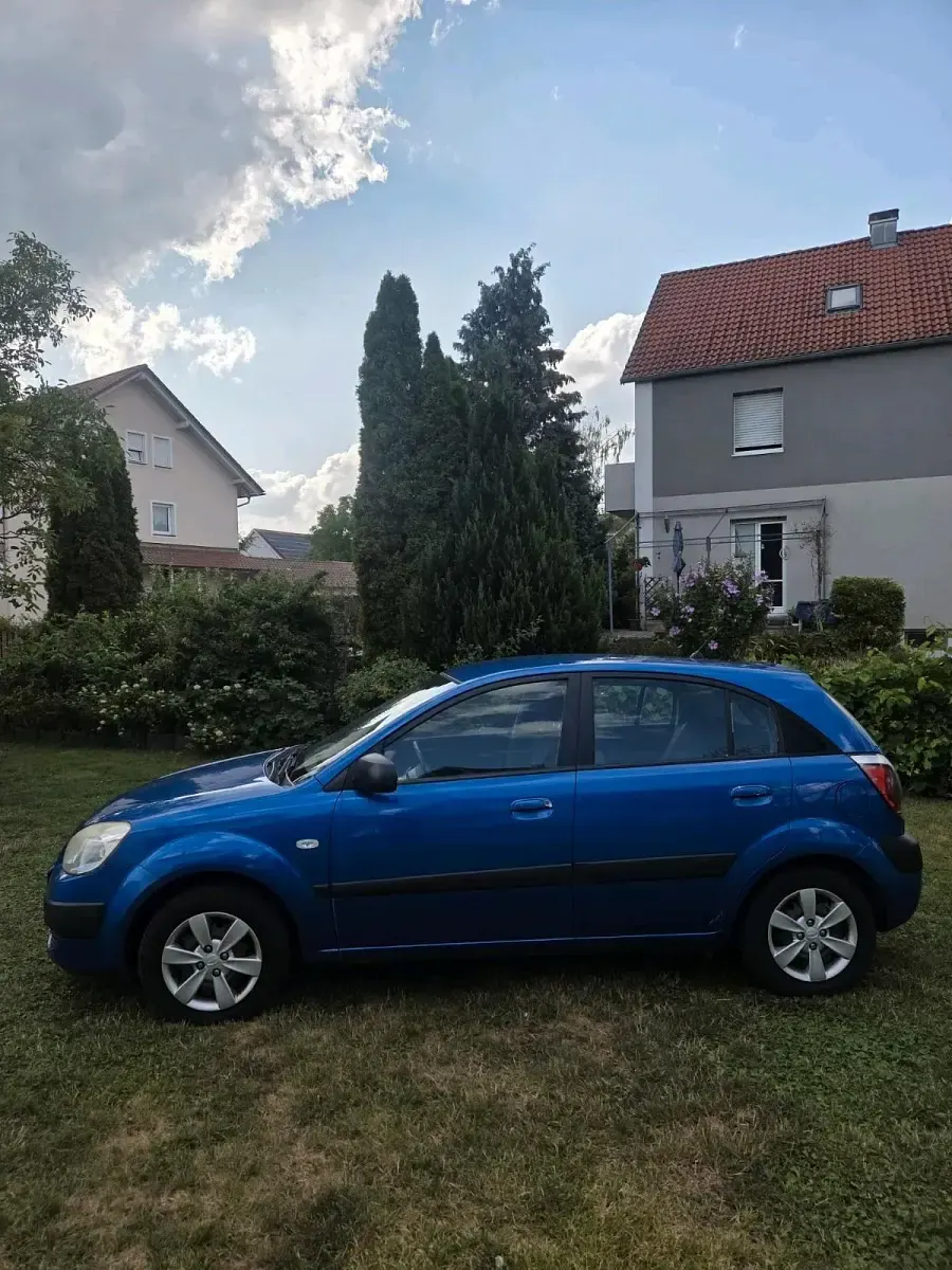 Gebraucht Kia Rio 110 PS (80 kW) 2009 Blau Kleinwagen