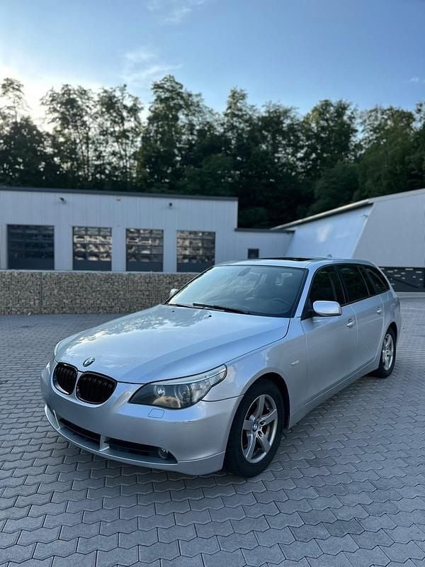 Grau Gebraucht 2004 BMW 530 Kombi | 3.000 € (Superpreis) - Bild 1/4