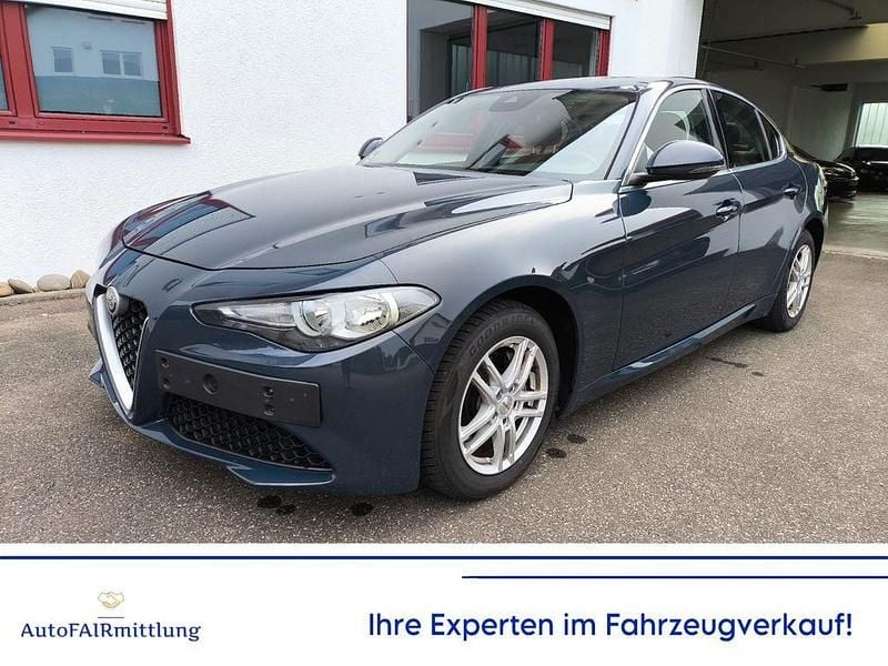 Grau Gebraucht 2018 Alfa Romeo Giulia Super Limousine | 12.999 € (Superpreis) - Bild 1/4