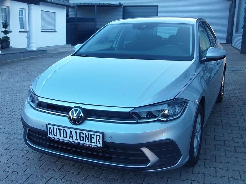 Reflexsilber Gebraucht 2022 VW Polo Life Kleinwagen | 15.950 € (Guter Preis) - Bild 1/4