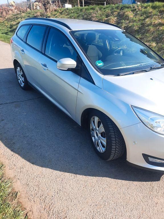Gebraucht Ford Focus Business Edition 120 PS (88 kW) 2016 Silber Limousine