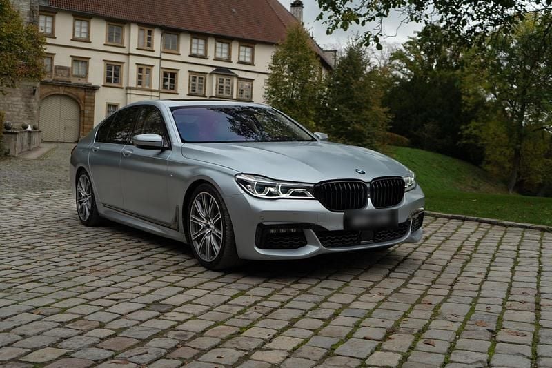 Gebraucht BMW 740 Executive 326 PS (239 kW) 2017 Grau Limousine